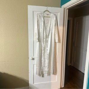 Victoria’s Secret bride robe size M